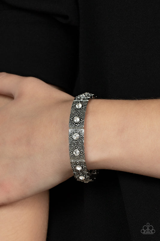 Venetian Valentine - white - Paparazzi bracelet