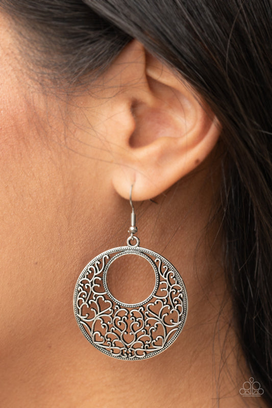Vineyard Romance - silver - Paparazzi earrings