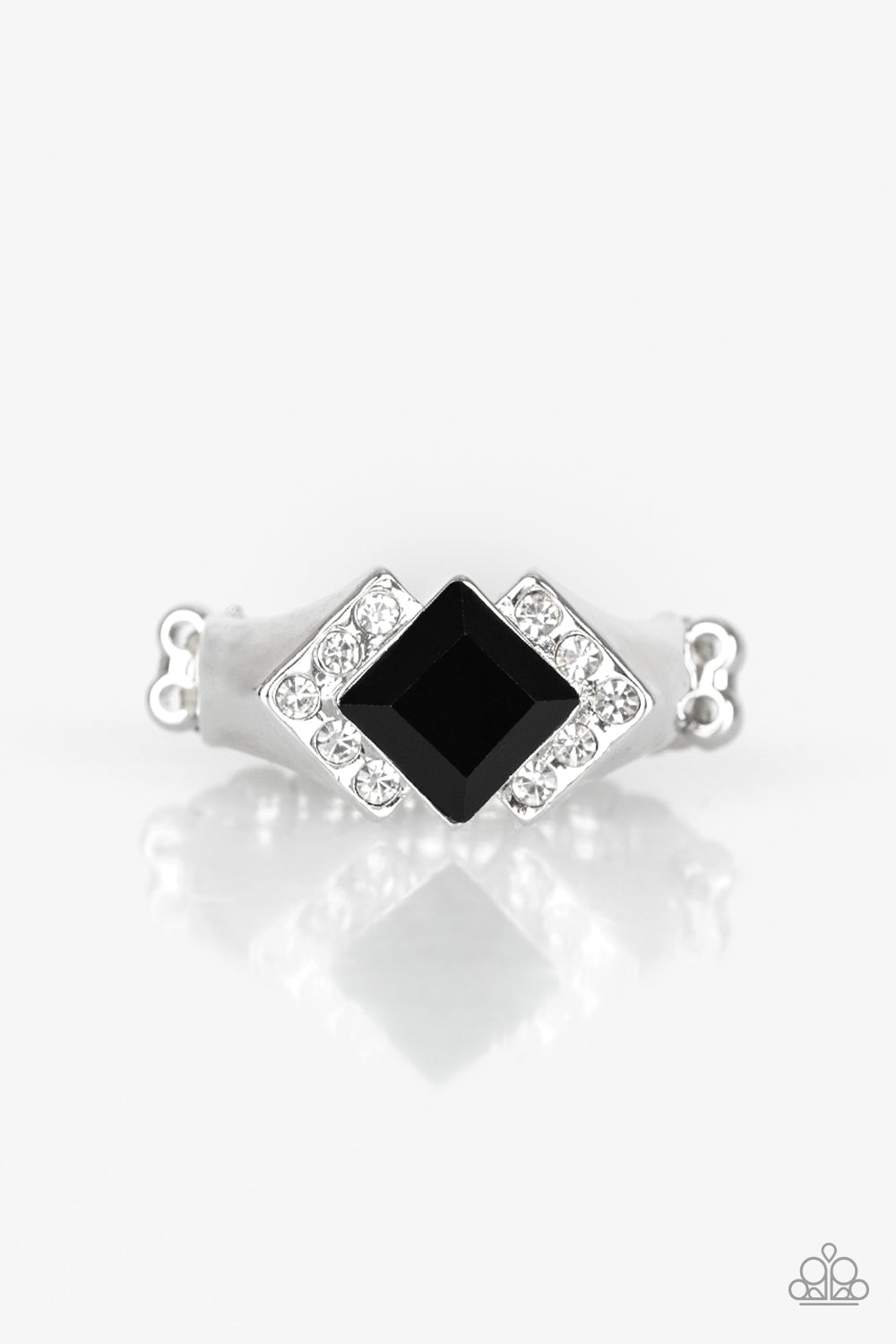 Wallstreet Winner - black - Paparazzi ring