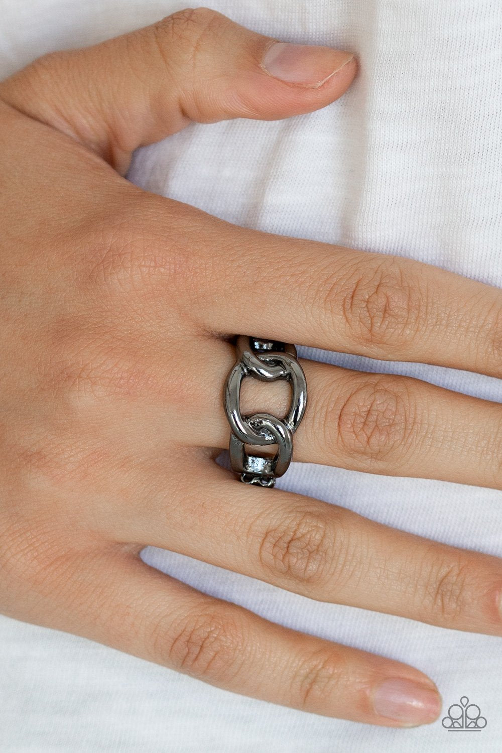 Well Connected - black - Paparazzi ring