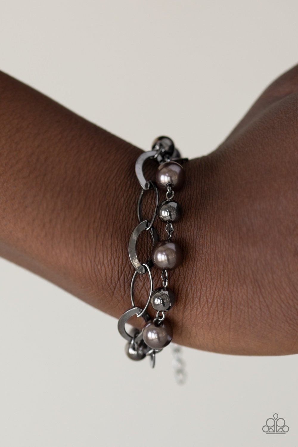 Winner Glimmer - black - Paparazzi bracelet