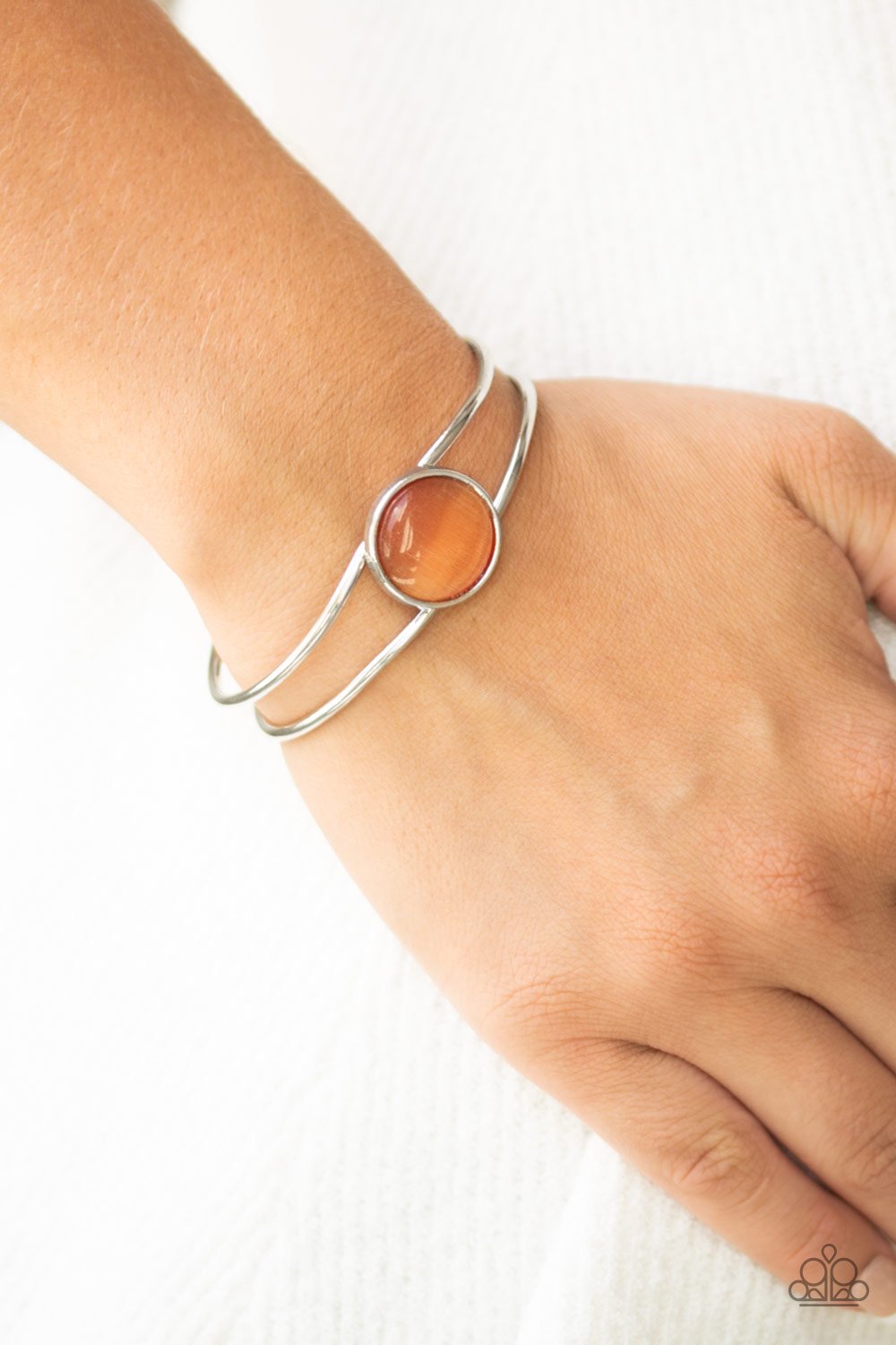 Winning Glow-orange-Paparazzi bracelet