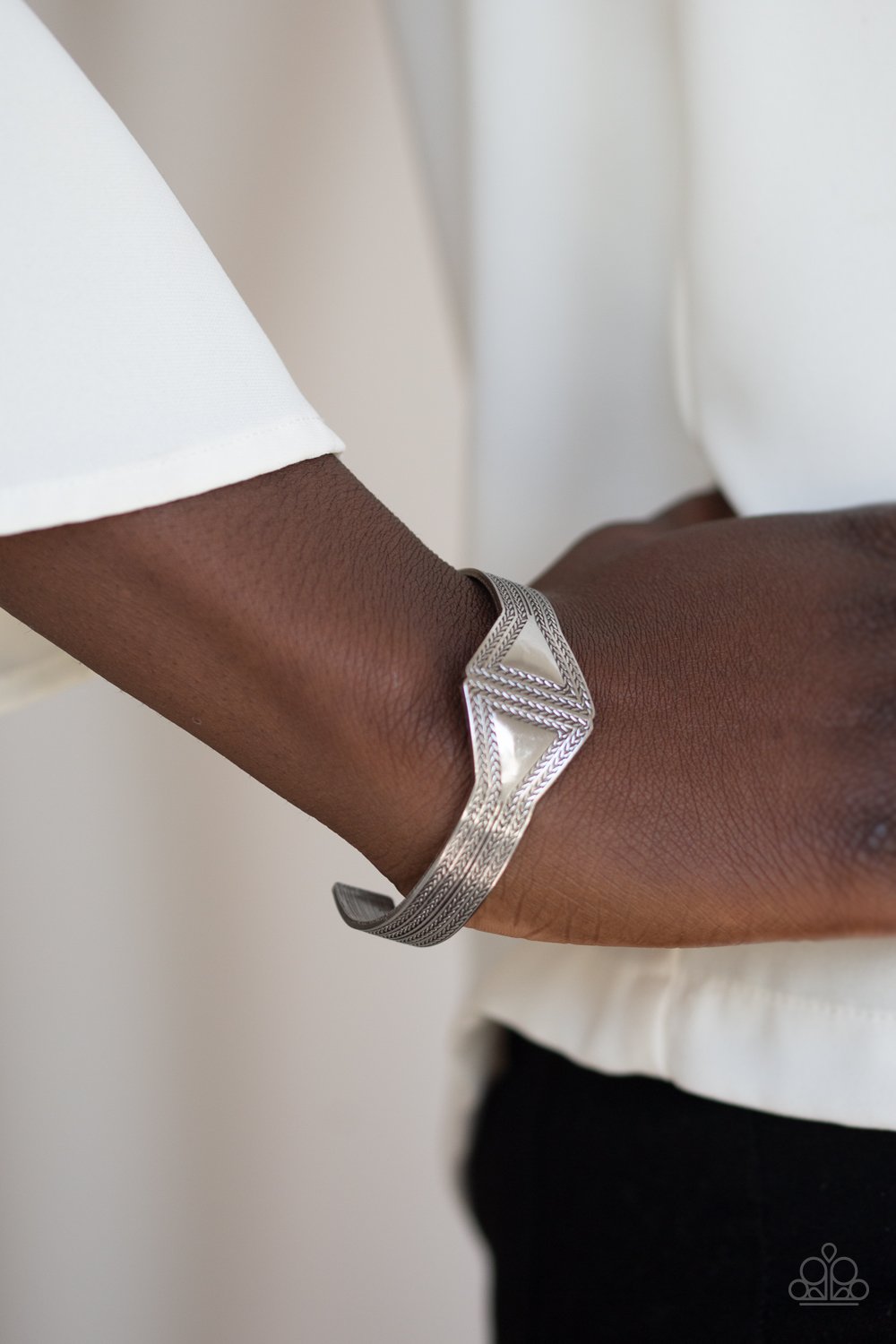 Zen Den-silver-Paparazzi bracelet