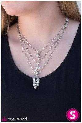 It's Showtime - Paparazzi necklace