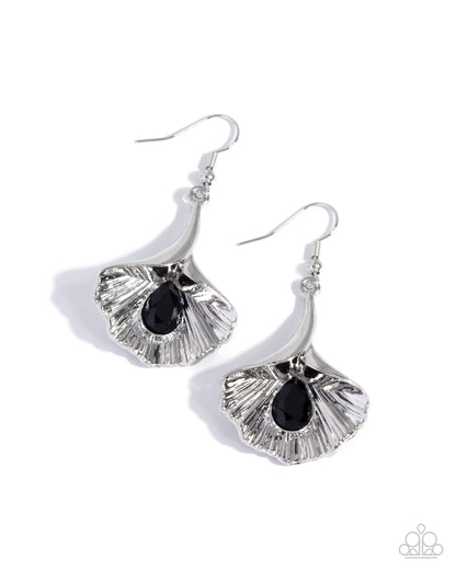 Ginkgo Glitz - black - Paparazzi earrings