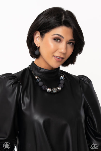 A Warm Welcome - black - Paparazzi necklace