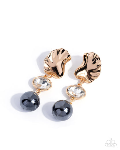 Abstract Abracadabra - gold - Paparazzi earrings
