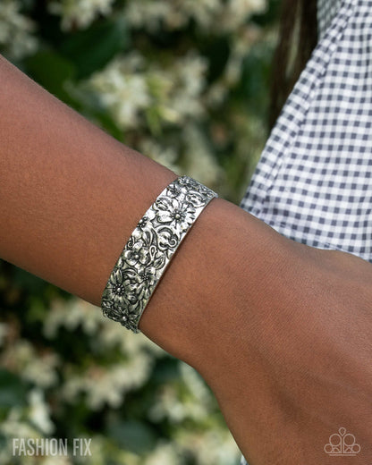Abundantly Antiqued - silver - Paparazzi bracelet