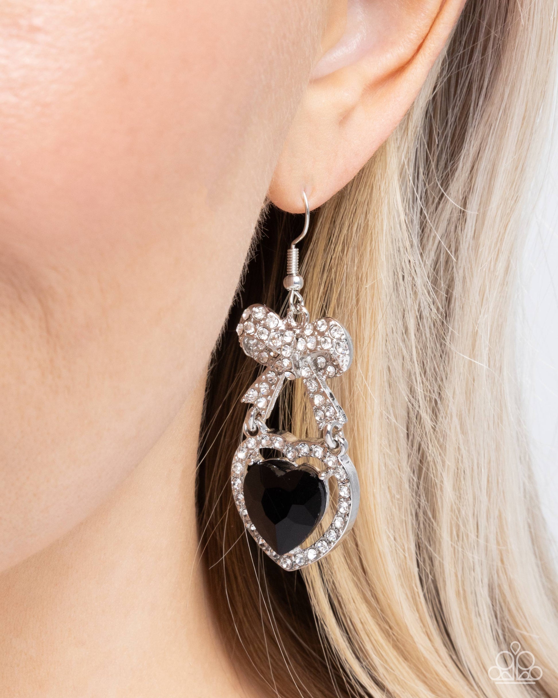 Adorable Allure - black - Paparazzi earrings