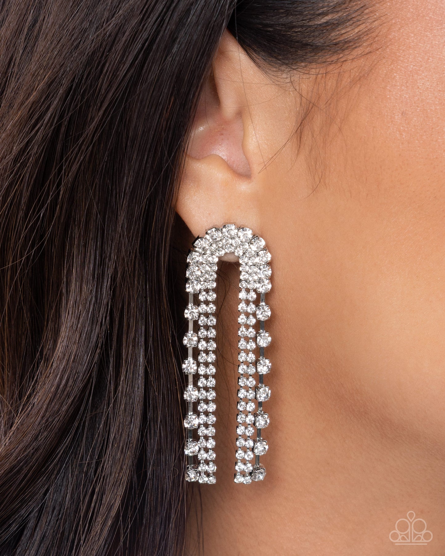 Adorable Arch - white - Paparazzi earrings