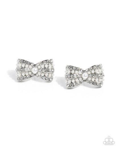 Adorable Aria - white - Paparazzi earrings