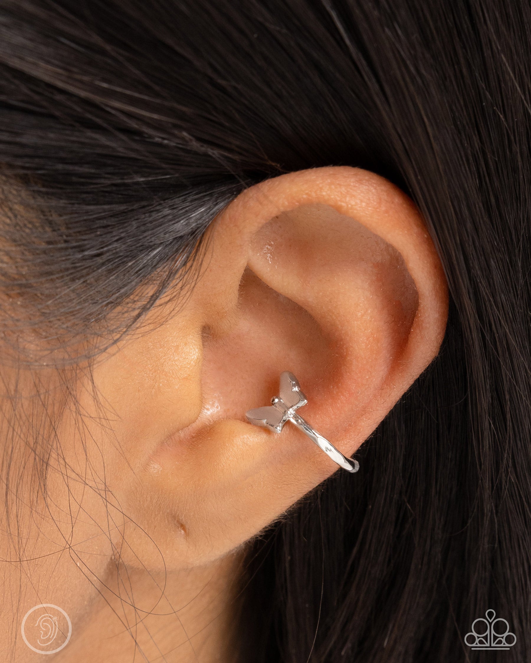 Aerial Attitude - silver - Paparazzi ear cuff