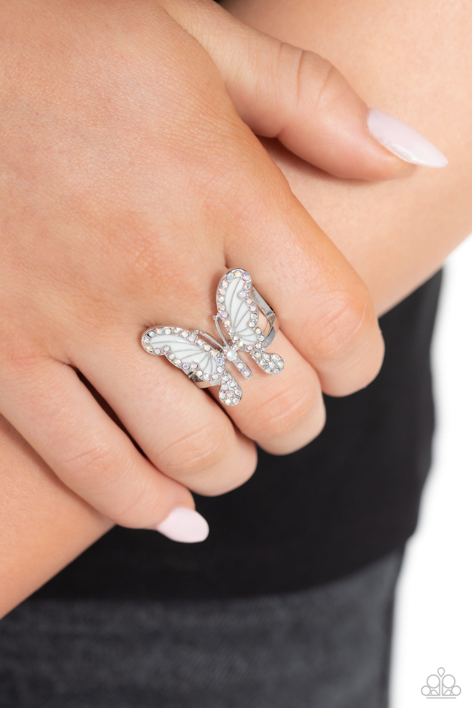 All Good WINGS - white - Paparazzi ring