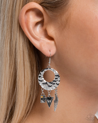 Alternative Angel - black - Paparazzi earrings