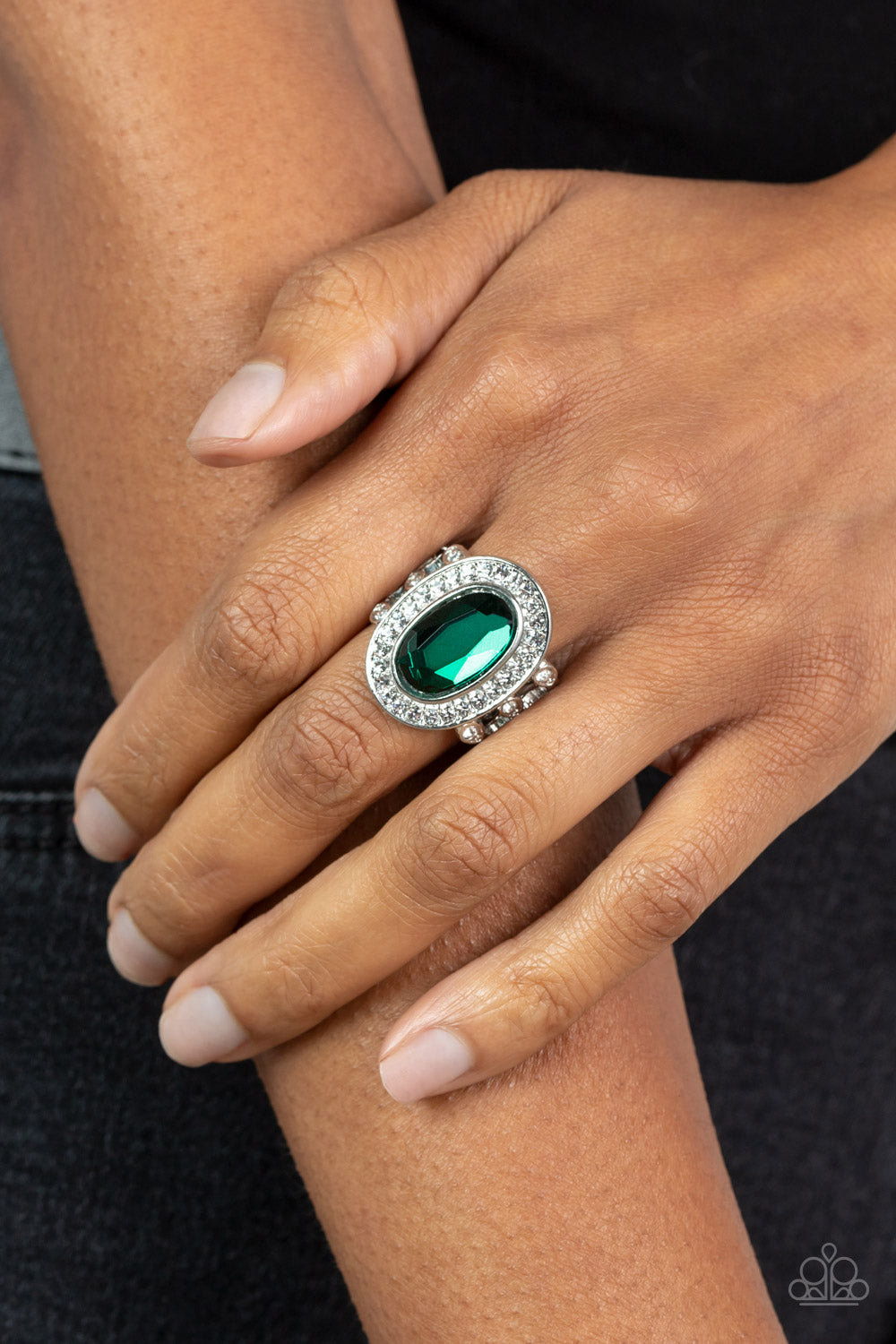 Always OVAL-achieving - green - Paparazzi ring