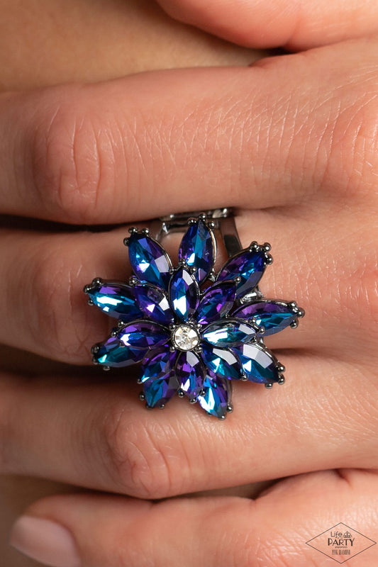 Am I GLEAMing? - blue iridescent - Paparazzi ring