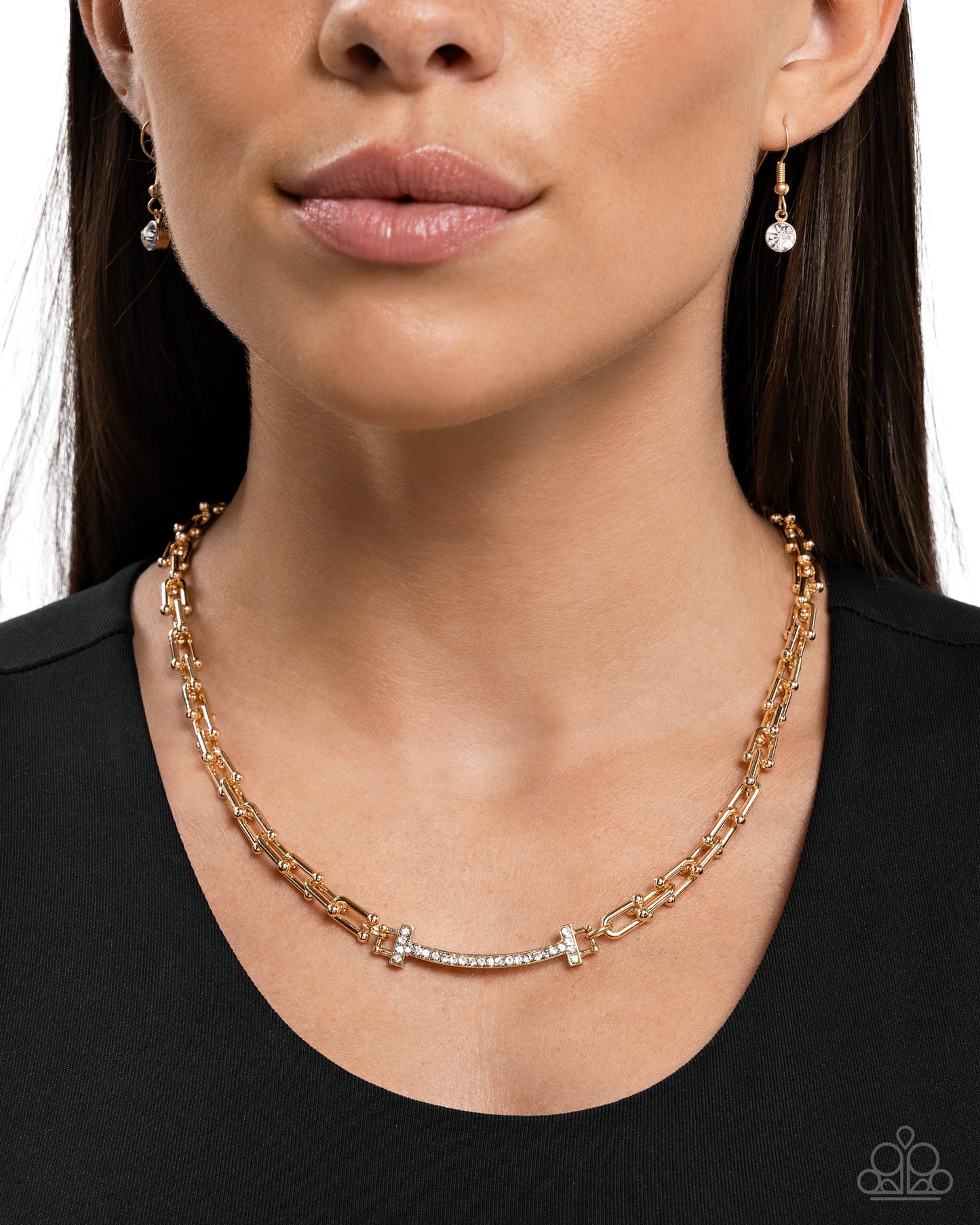 Anchored Actress - gold - Paparazzi necklace