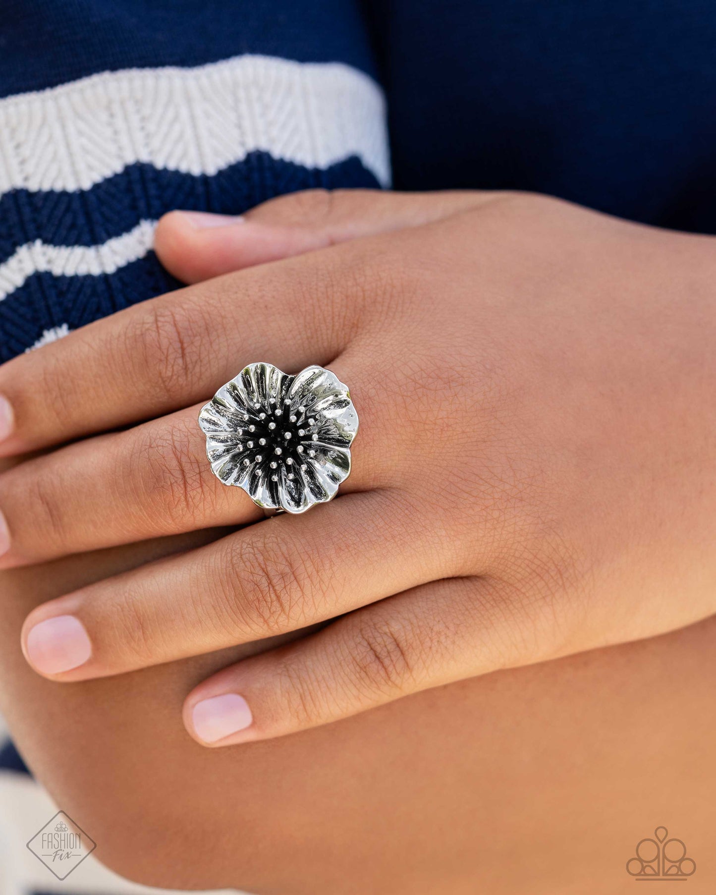 Antique Adornment - silver - Paparazzi ring