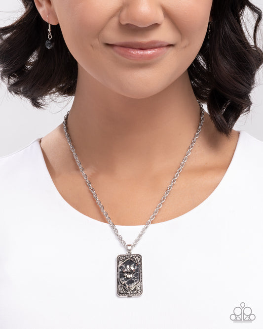 Antiqued Advance - black - Paparazzi necklace