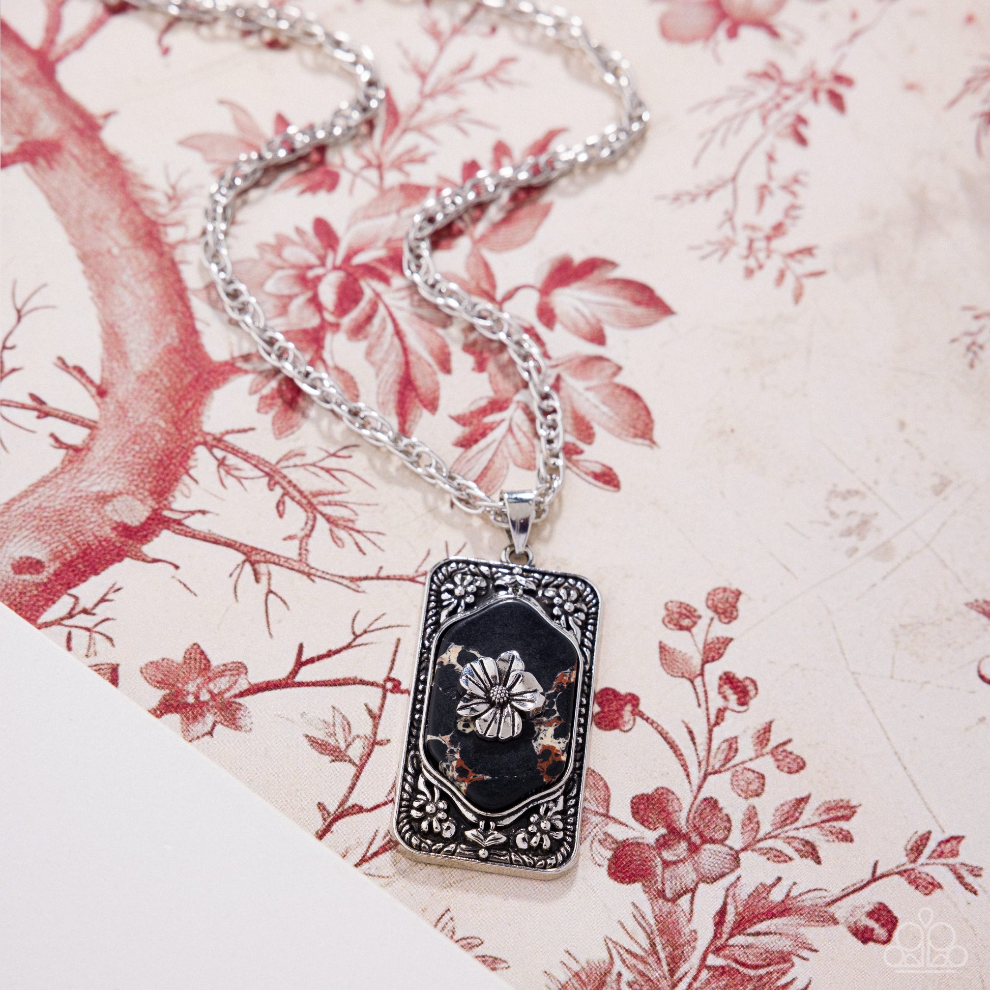 Antiqued Advance - black - Paparazzi necklace