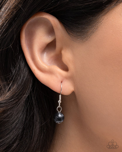 Antiqued Advance - black - Paparazzi necklace