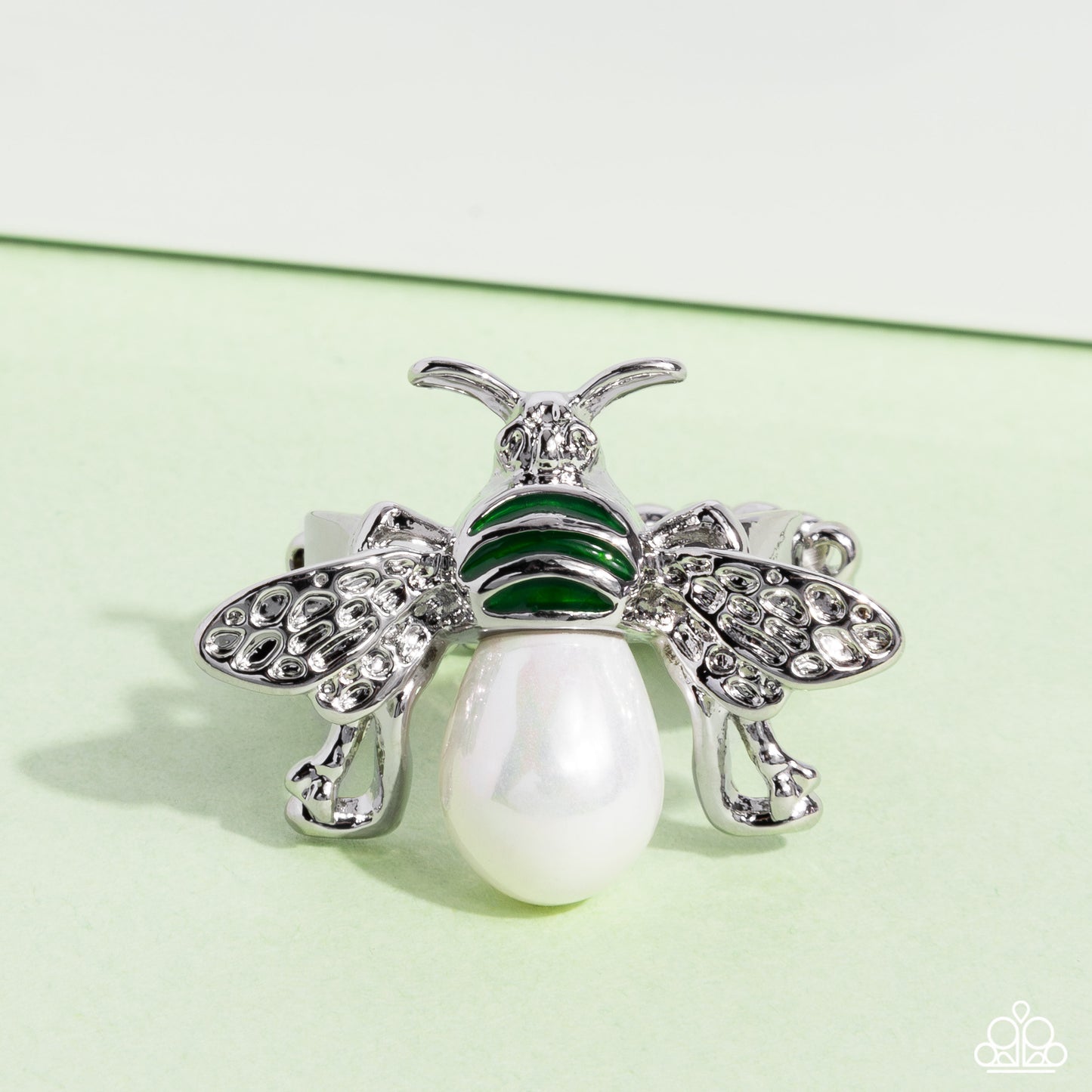 BEE-utiful Bling - green - Paparazzi ring