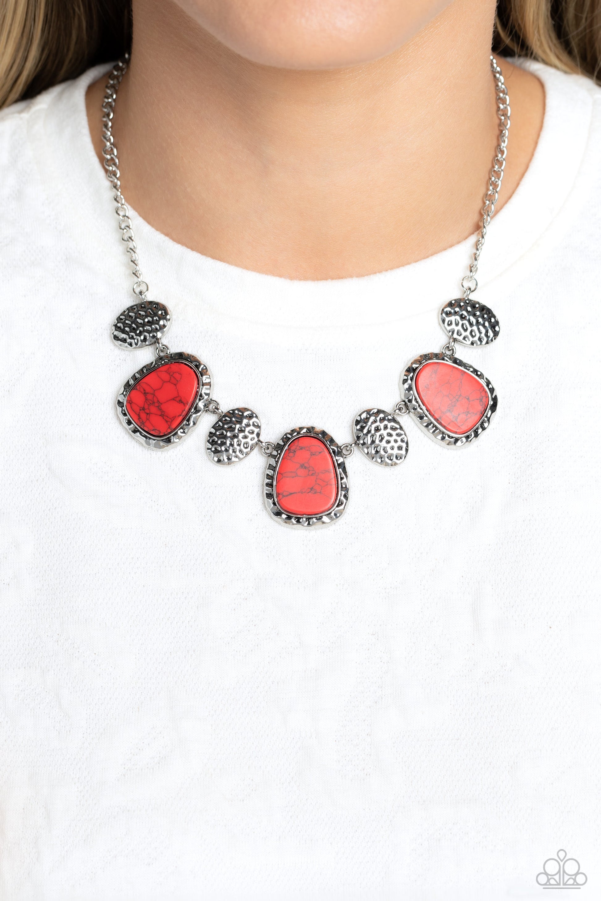 Badlands Border - red - Paparazzi necklace