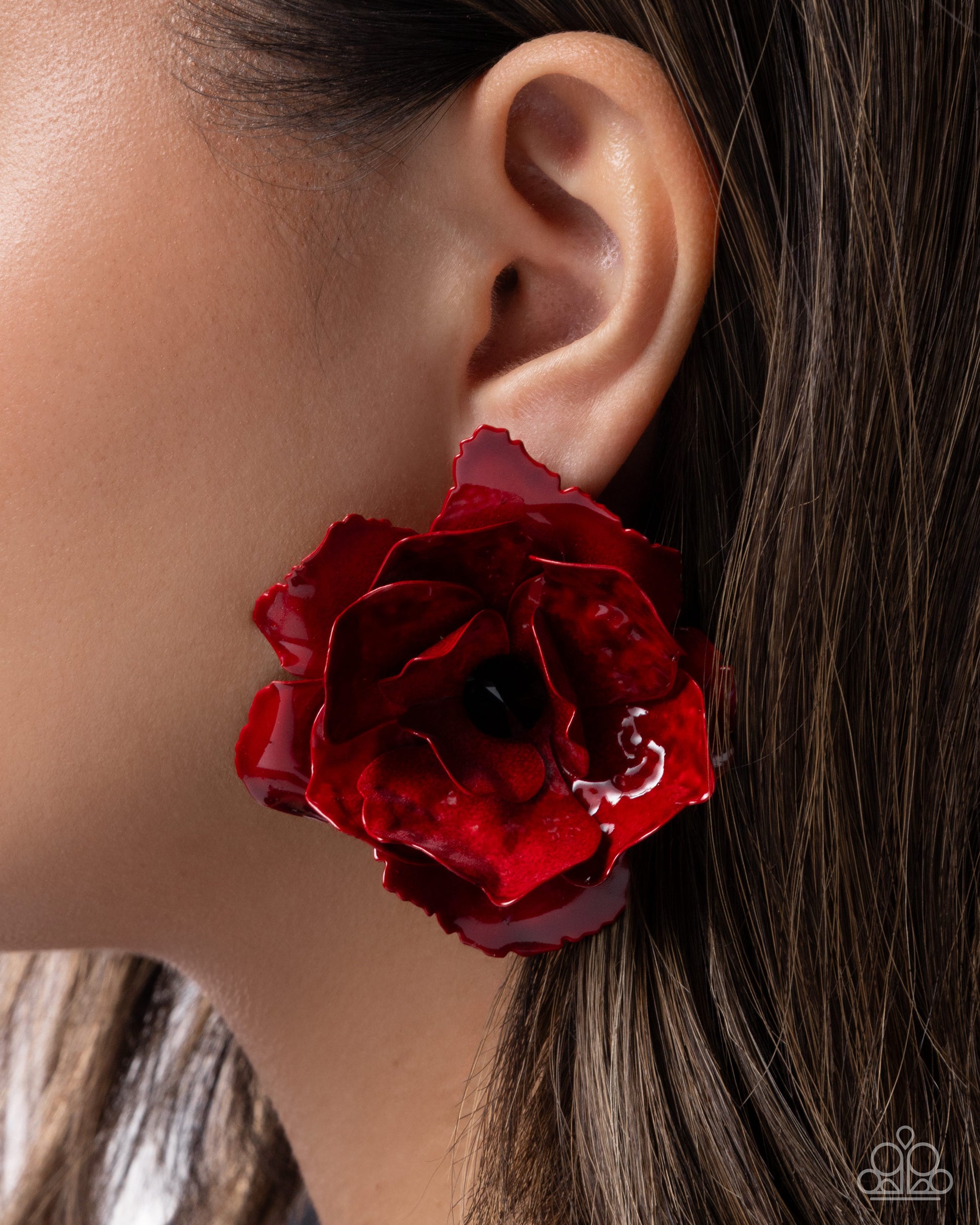 Baffling Blooms - red - Paparazzi earrings