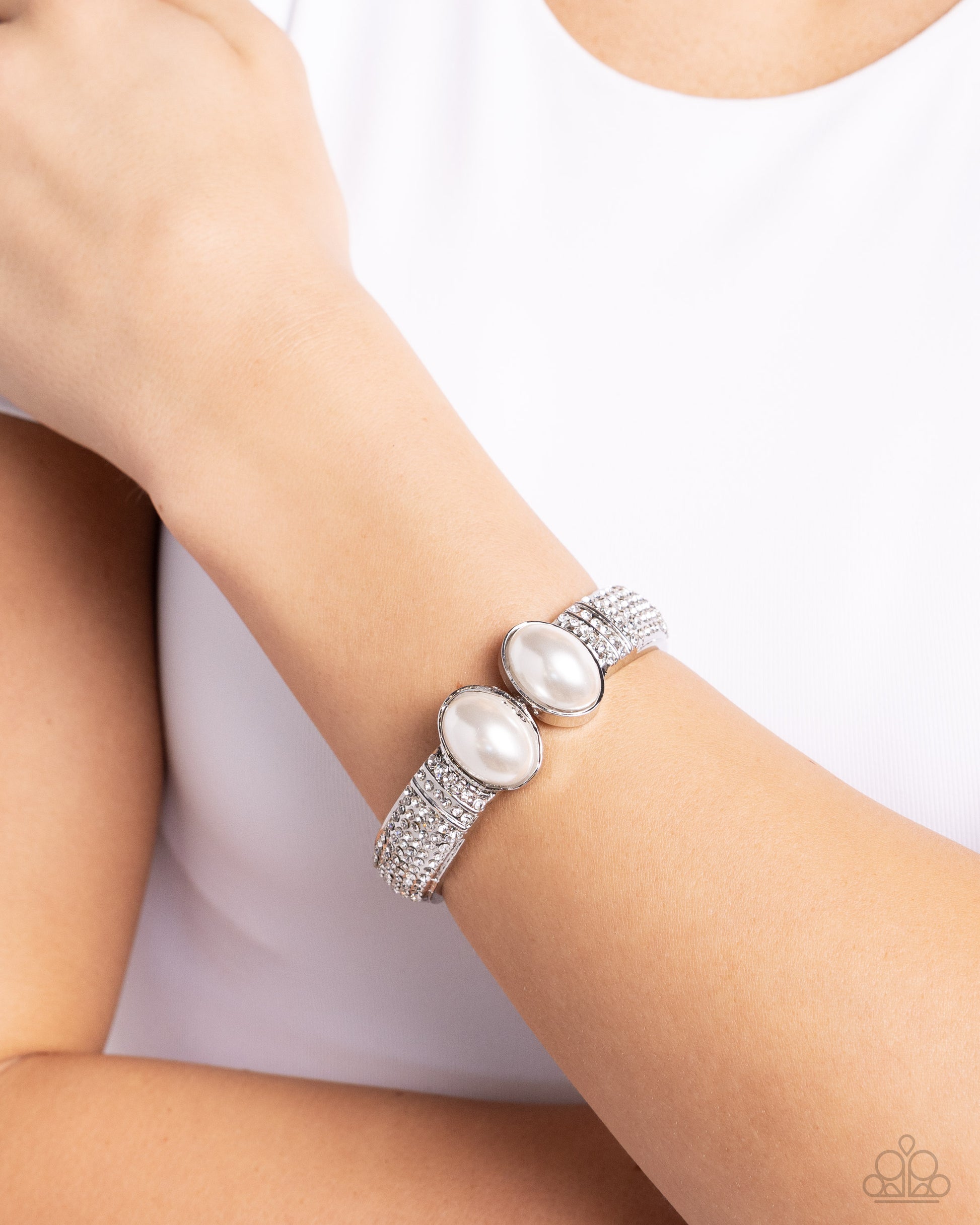 Balanced Brevity - white - Paparazzi bracelet