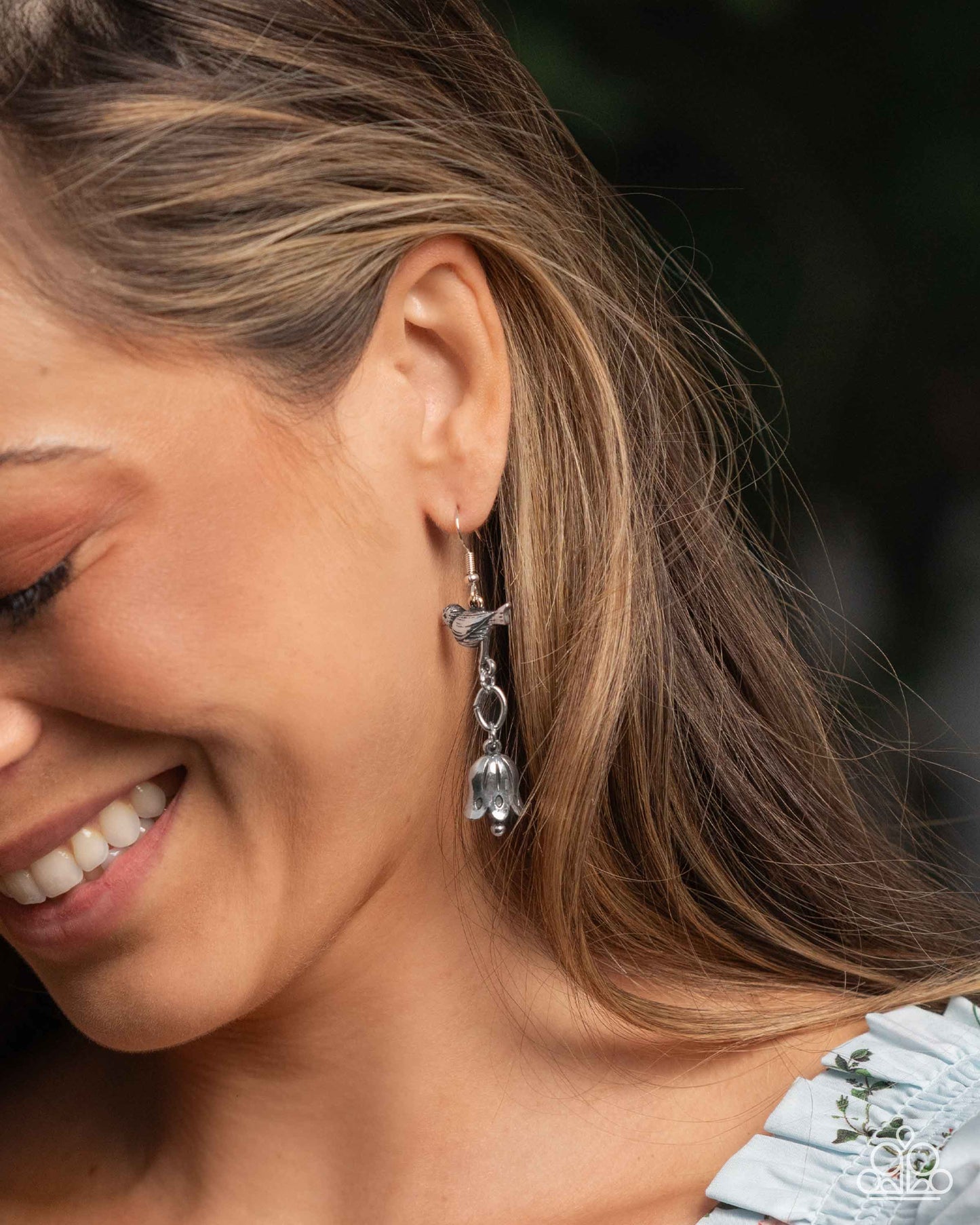 Balancing Bird - silver - Paparazzi earrings