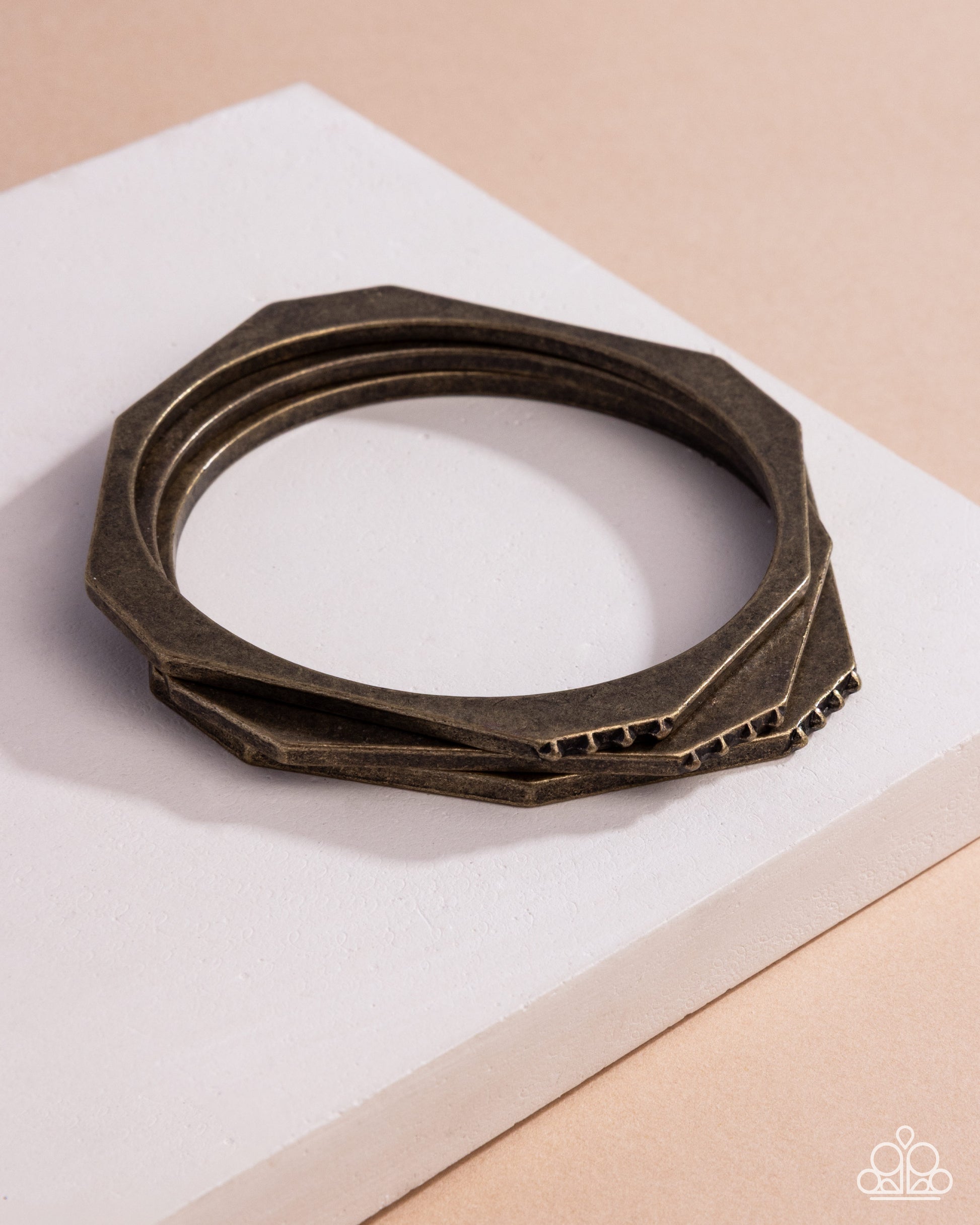 Bangle Bravado - brass - Paparazzi bracelet
