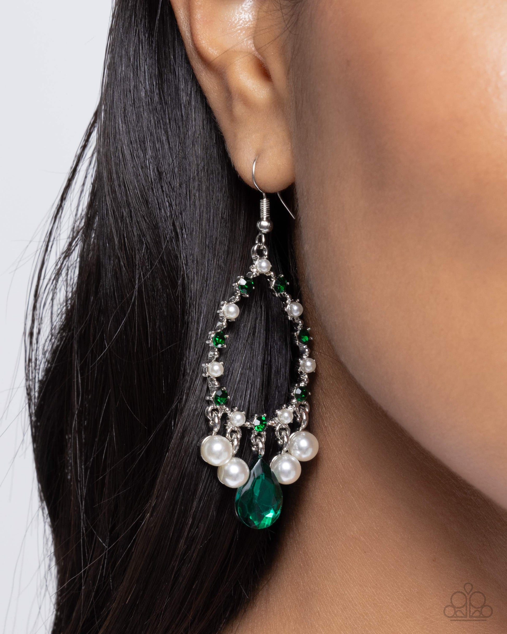 Baroness Behavior - green - Paparazzi earrings