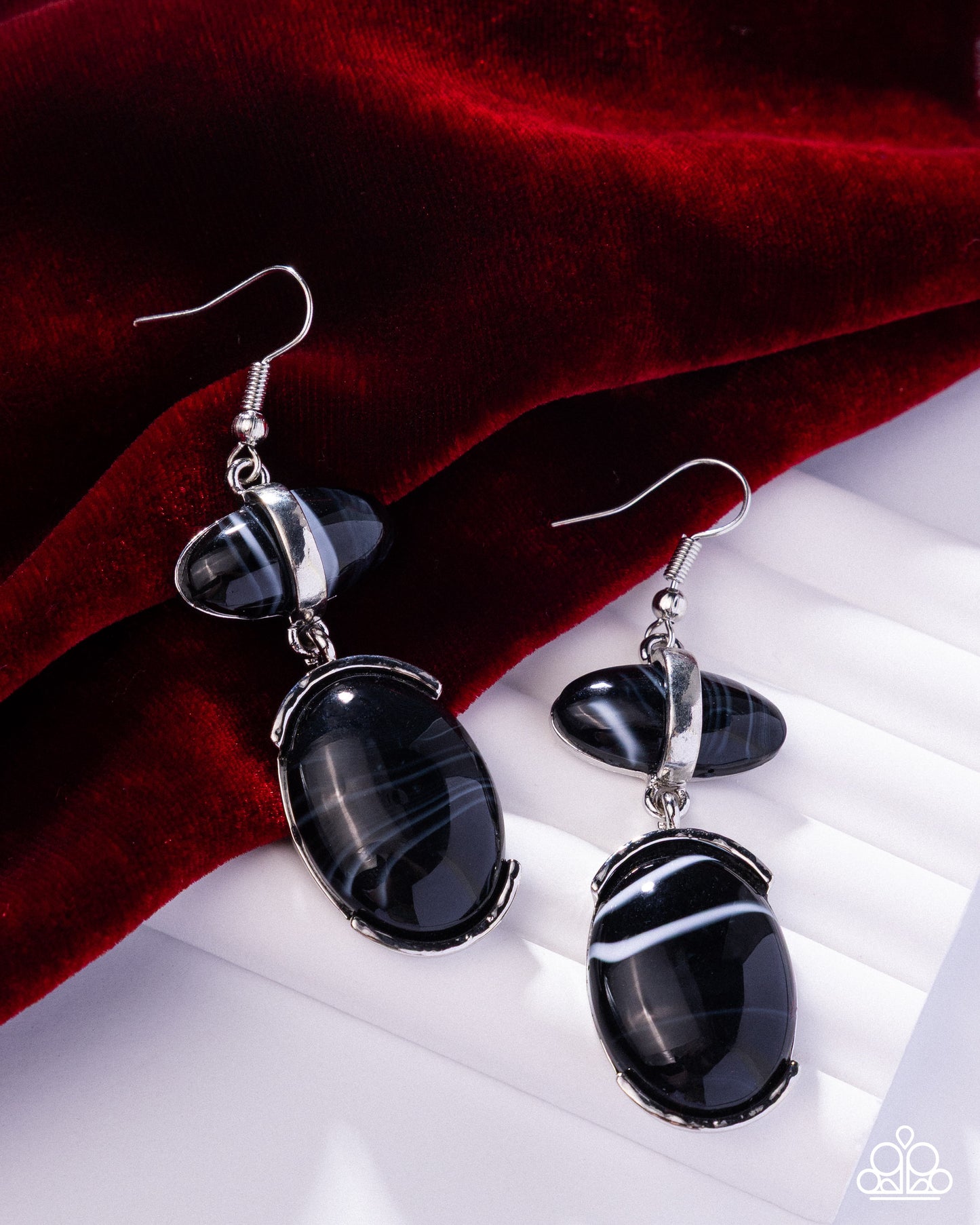 Basic Balance - black - Paparazzi earrings