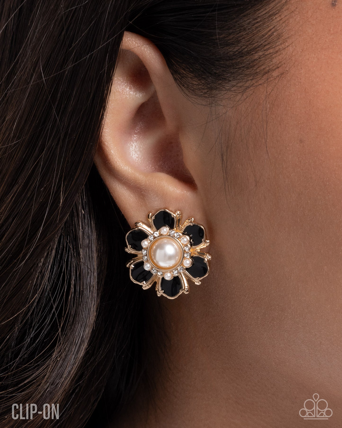 Bigger and Better - black - Paparazzi CLIP ON earrings