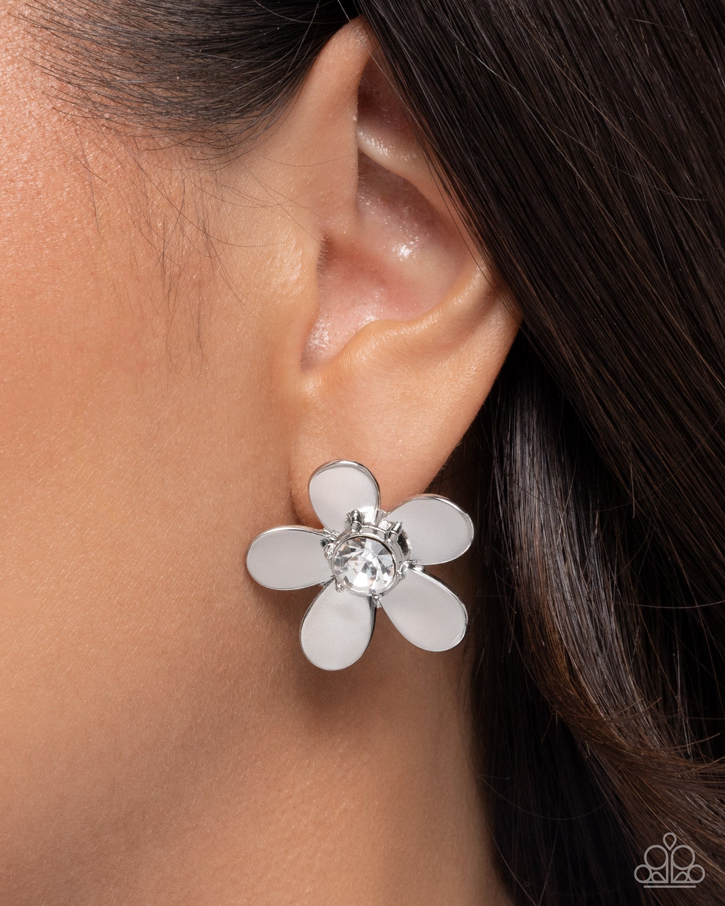Blooming Boutique - white - Paparazzi earrings
