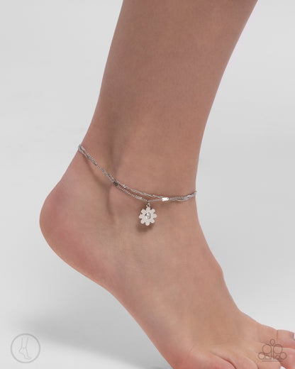 Blossoming Breeze - white - Paparazzi anklet