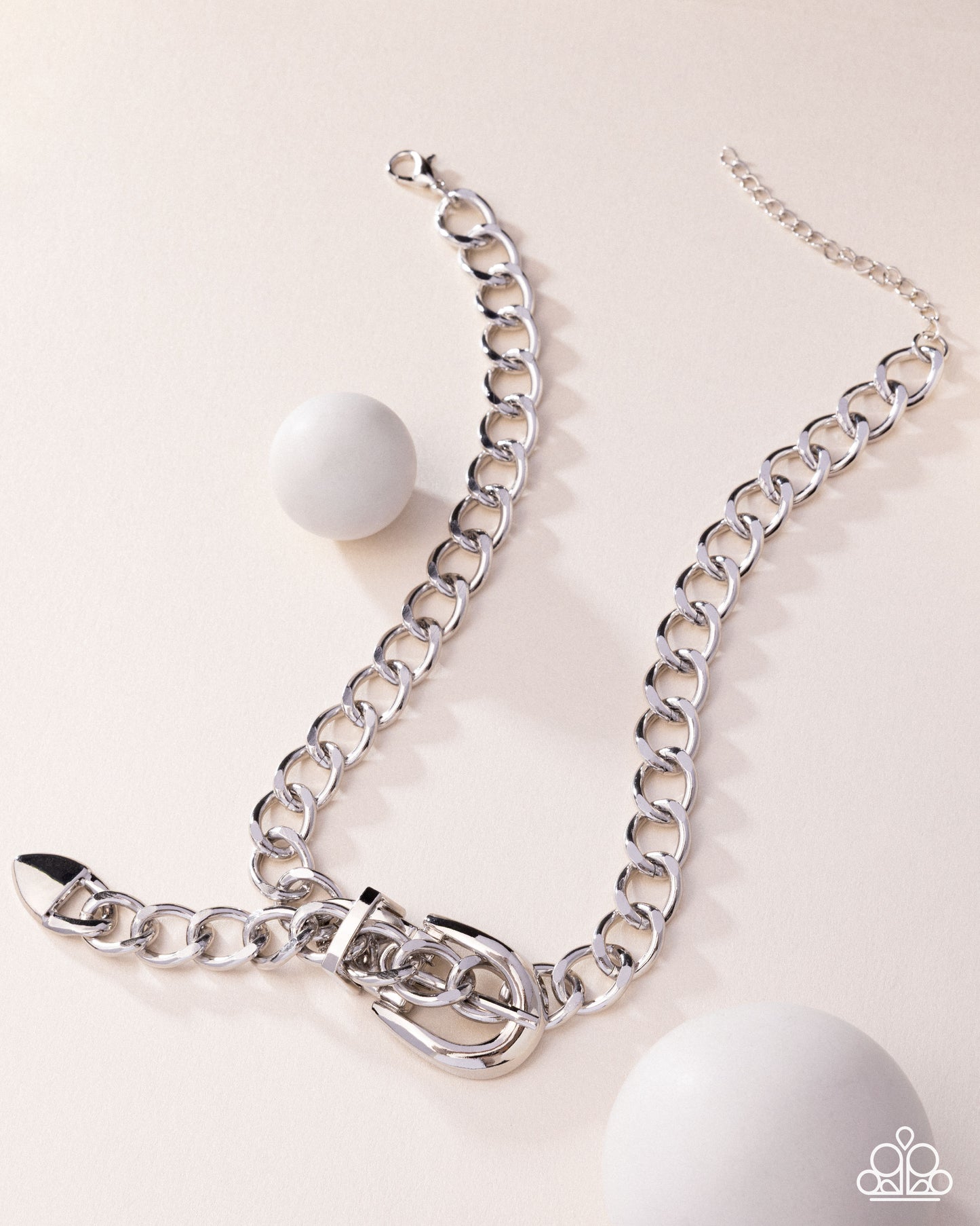 Bold Buckle - silver - Paparazzi necklace