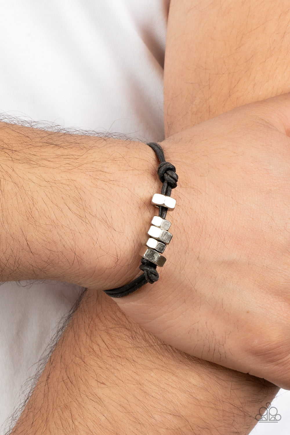 Bolt Out - black - Paparazzi bracelet