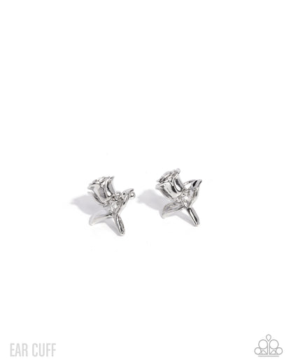 Boutonnière Bravado - silver - Paparazzi ear cuff