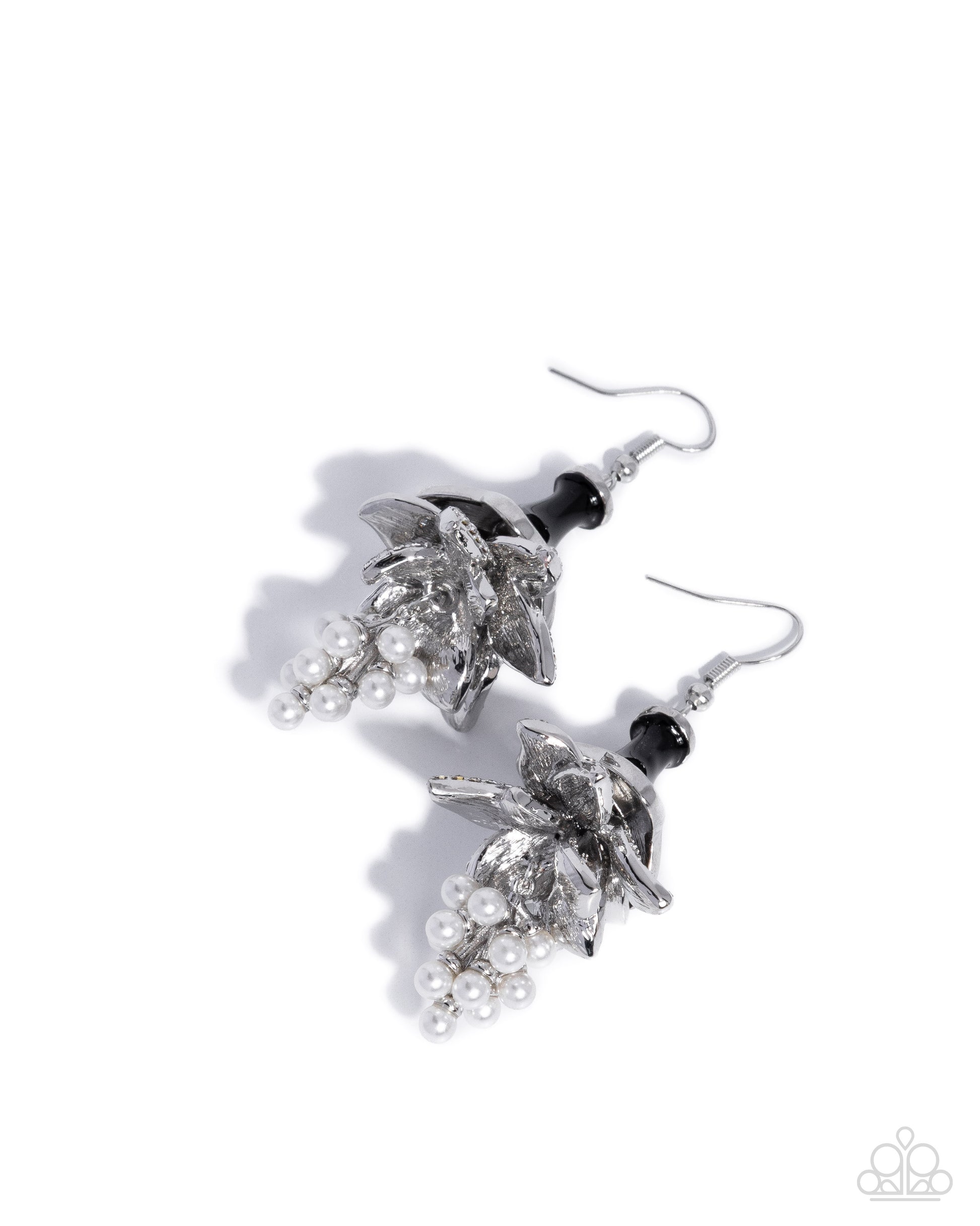 Brilliant Bells - black - Paparazzi earrings