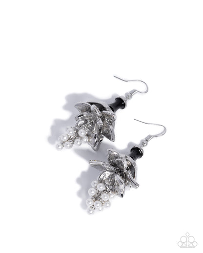Brilliant Bells - black - Paparazzi earrings
