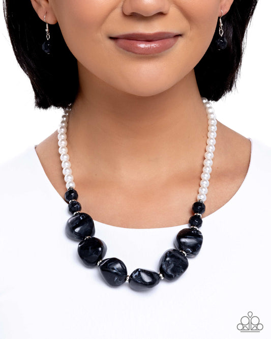 Bubbly Backstage - black - Paparazzi necklace