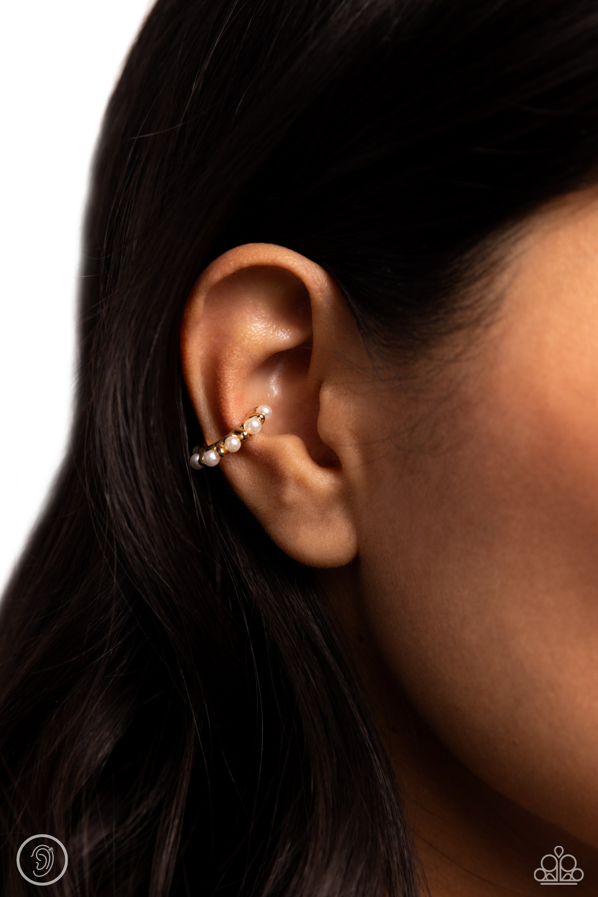  Bubbly Basic - gold - Paparazzi ear cuff