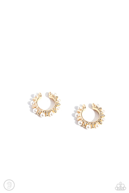  Bubbly Basic - gold - Paparazzi ear cuff