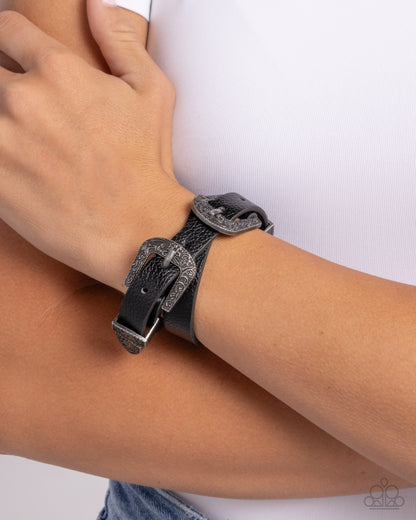 Buckle TOWN - black - Paparazzi bracelet