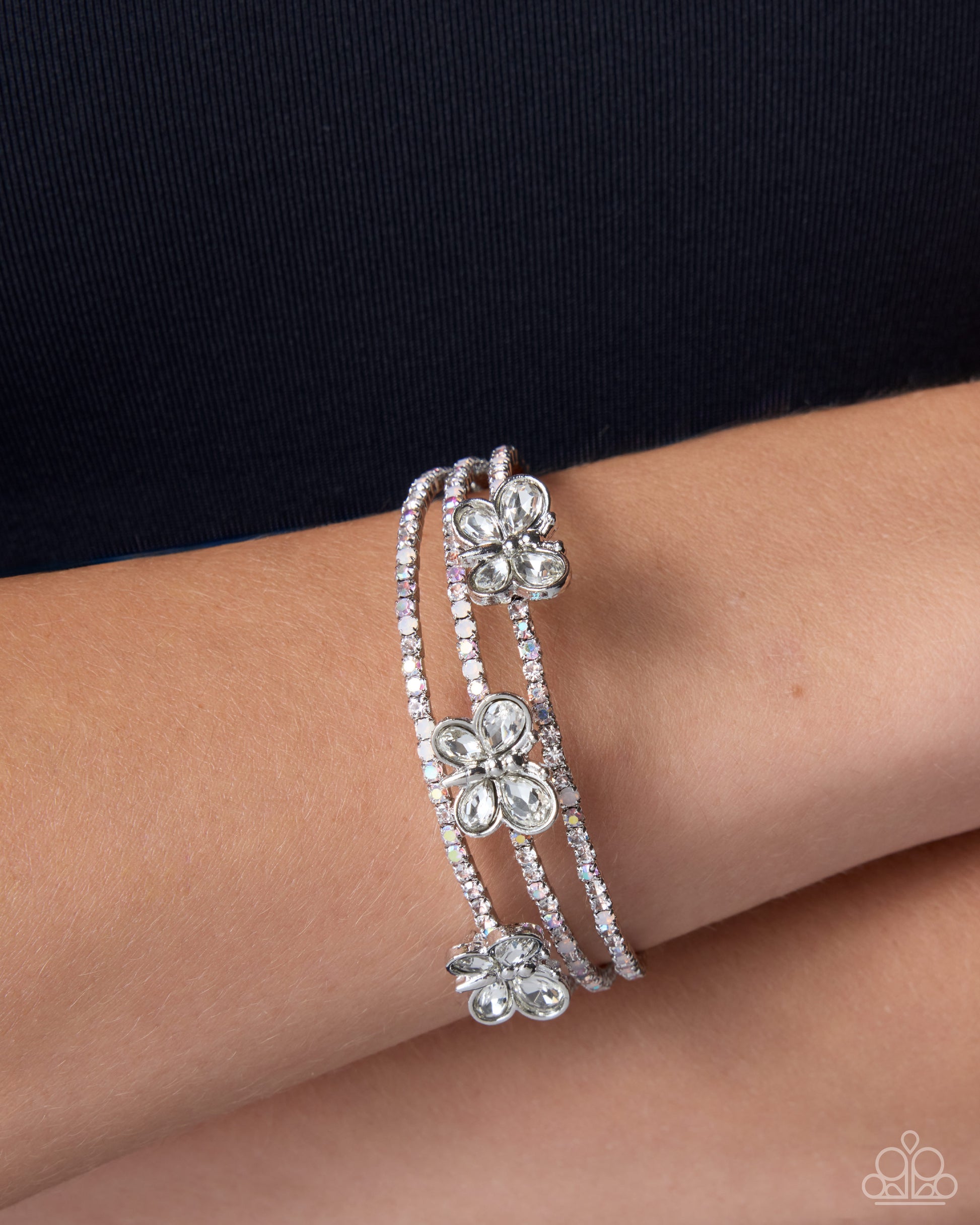 Butterfly Story - white - Paparazzi bracelet