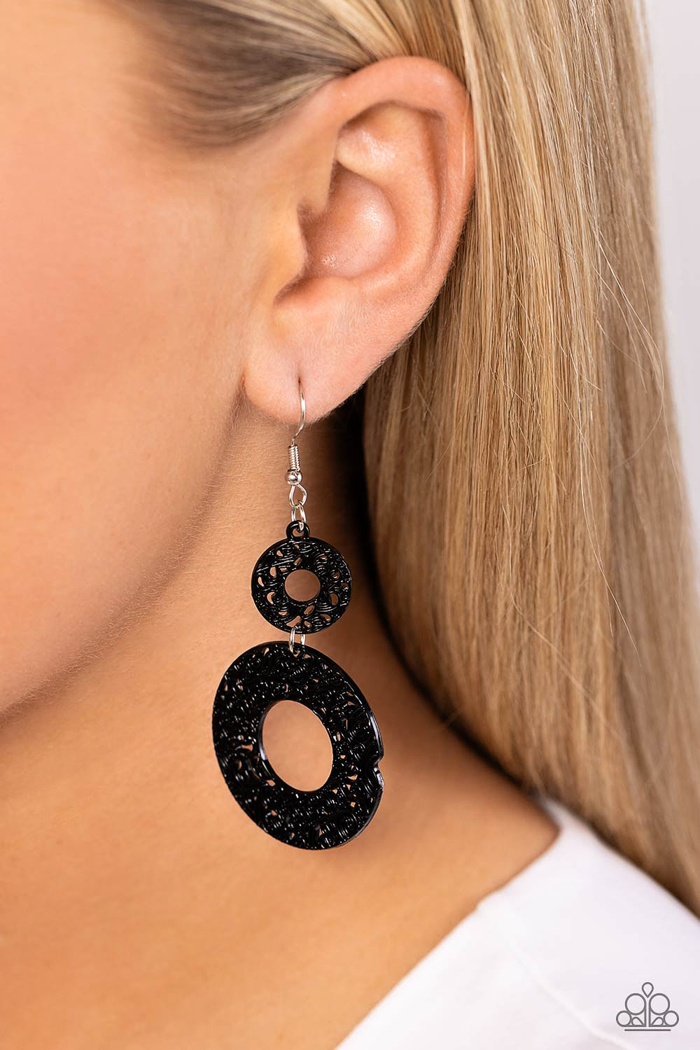 Cabo Courtyard - black - Paparazzi earrings