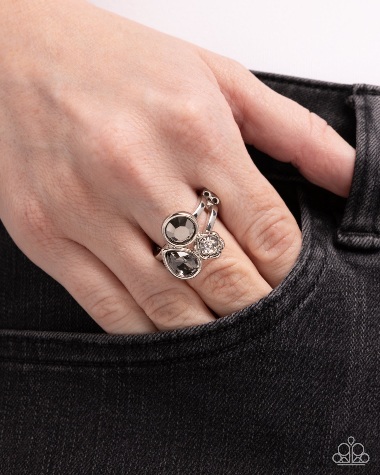 Candid Candidate - silver - Paparazzi ring