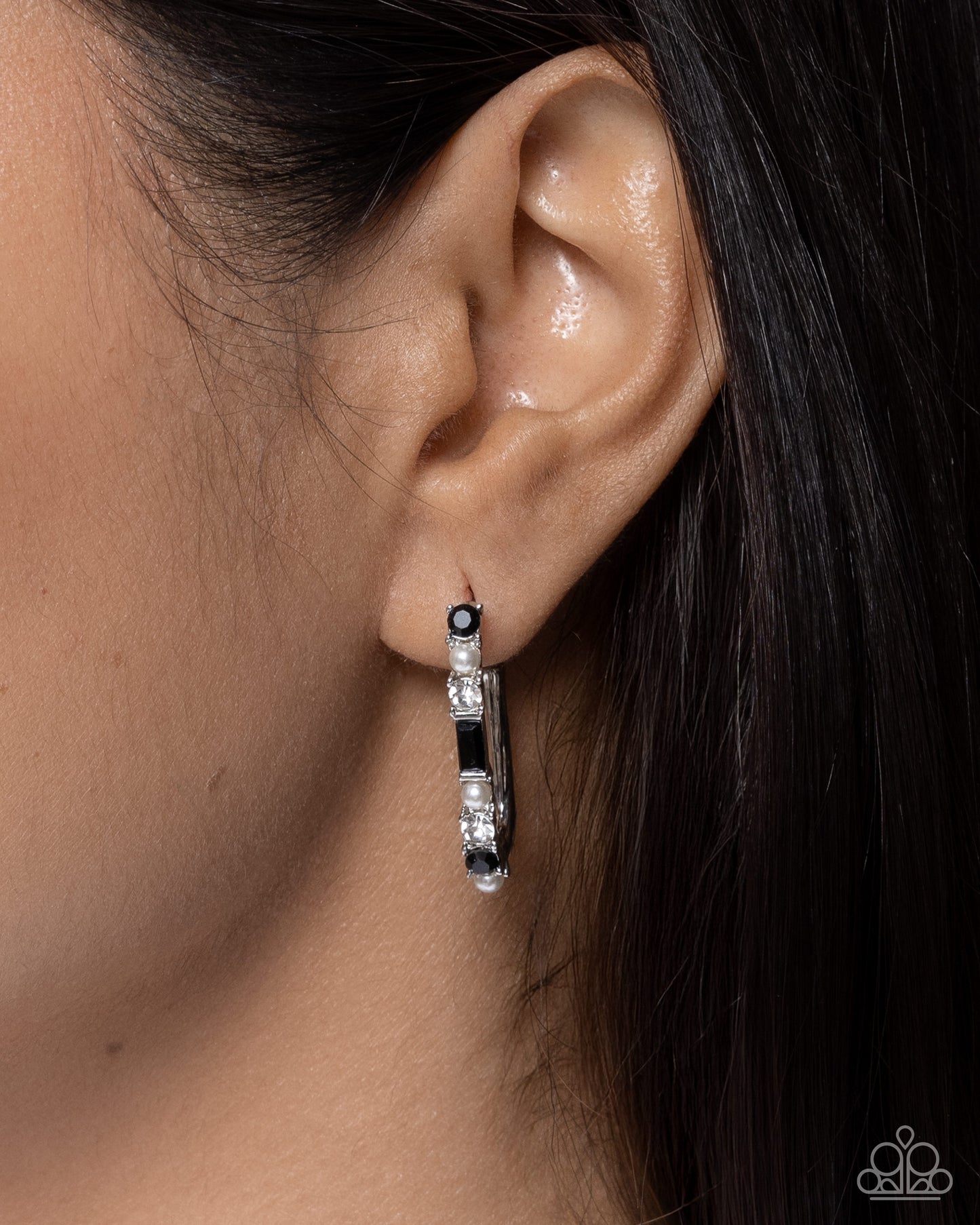 Captivating Collection - black - Paparazzi earrings