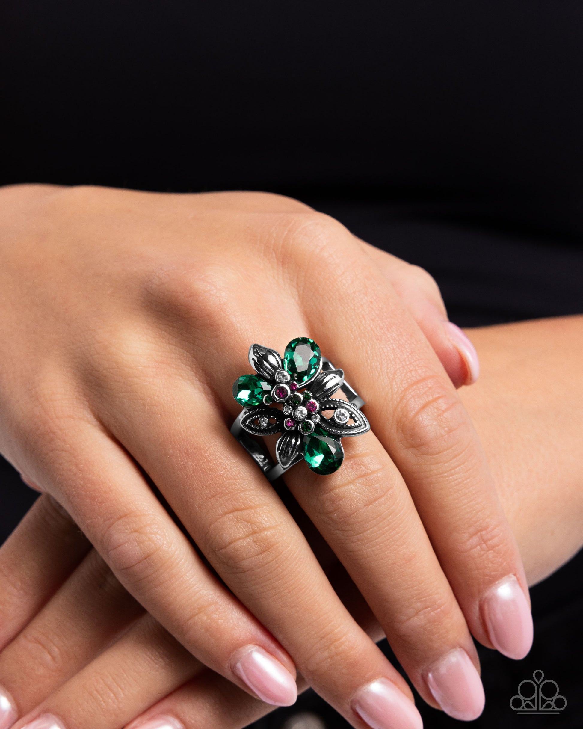 Carefree Corsage - green - Paparazzi ring